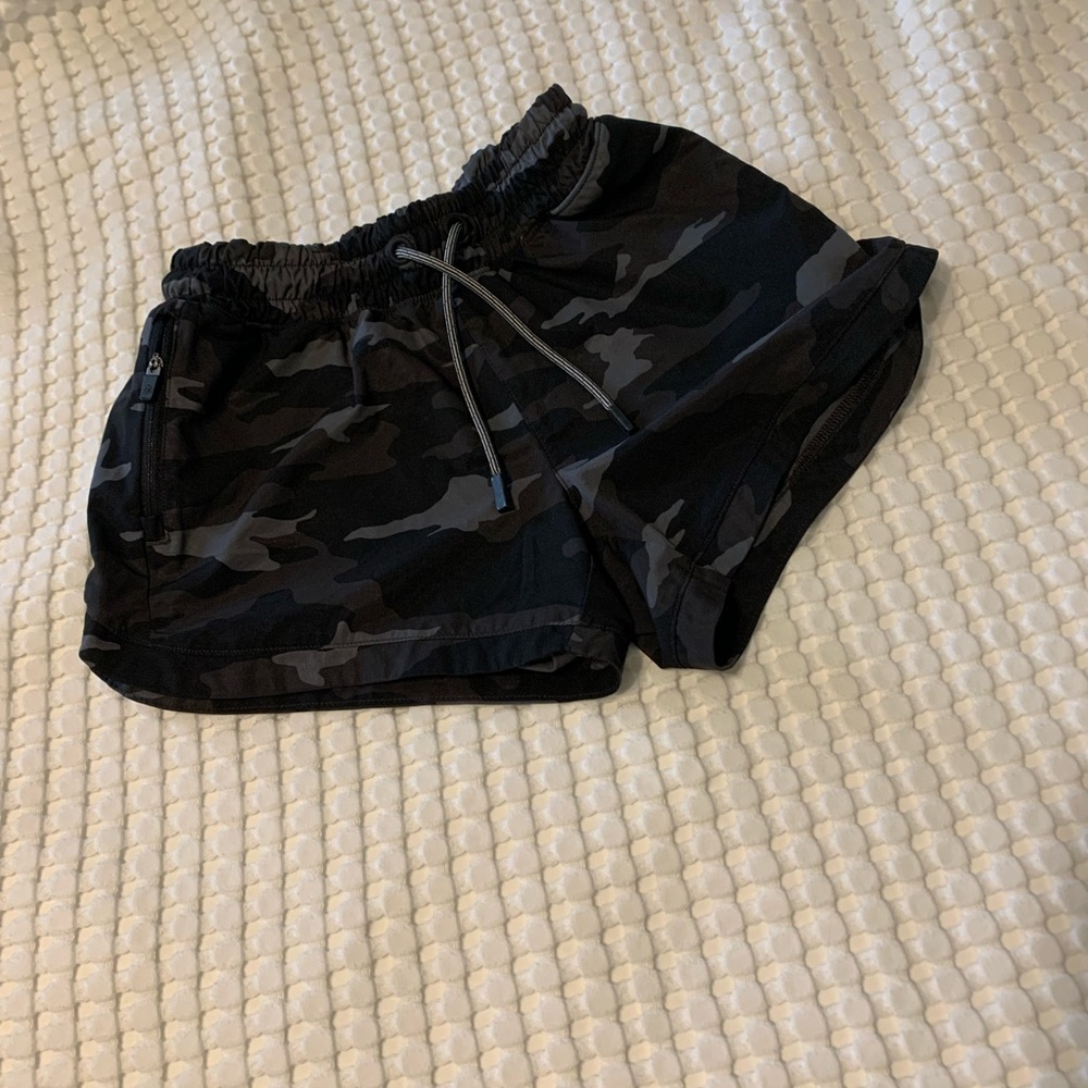 Black camouflage girls Athleta shorts